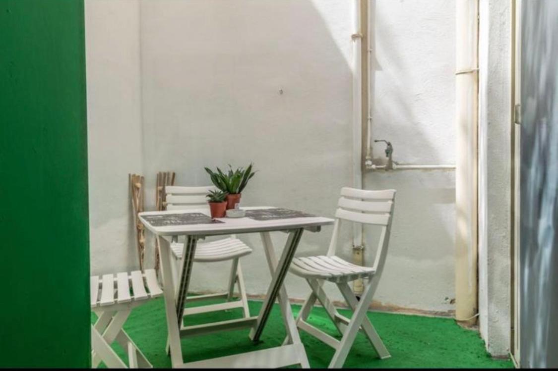 Room 6- Private Room With Private Terrace, Private Bathroom, Ac And Wifi 斯利马 外观 照片